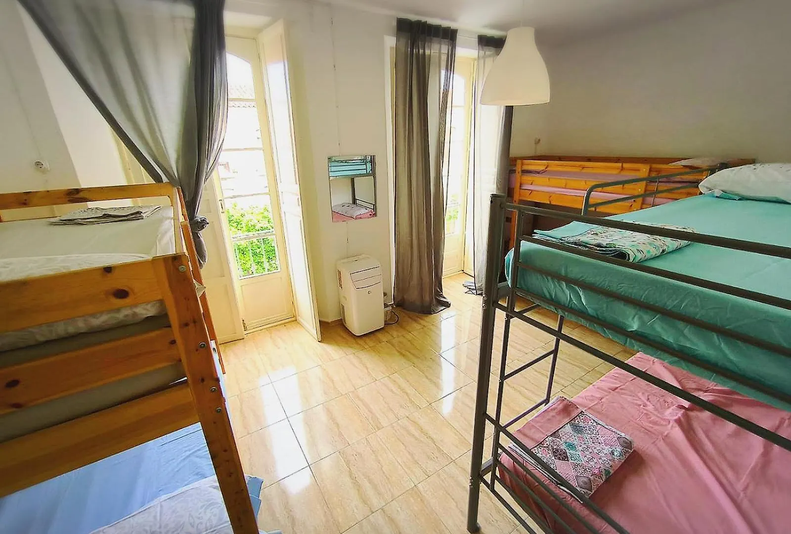 Hostel Historic Malaga Centro Rooms